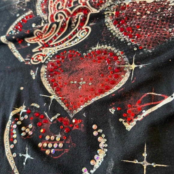 Harley-Davidson Black Long-Sleeve V-Neck Top with Red Heart Embellishments Y2K - Picture 10 of 15